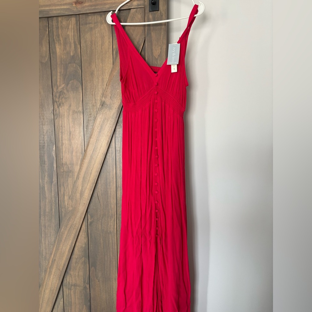 Ivy and Leo summer dress M magenta with buttons down the front